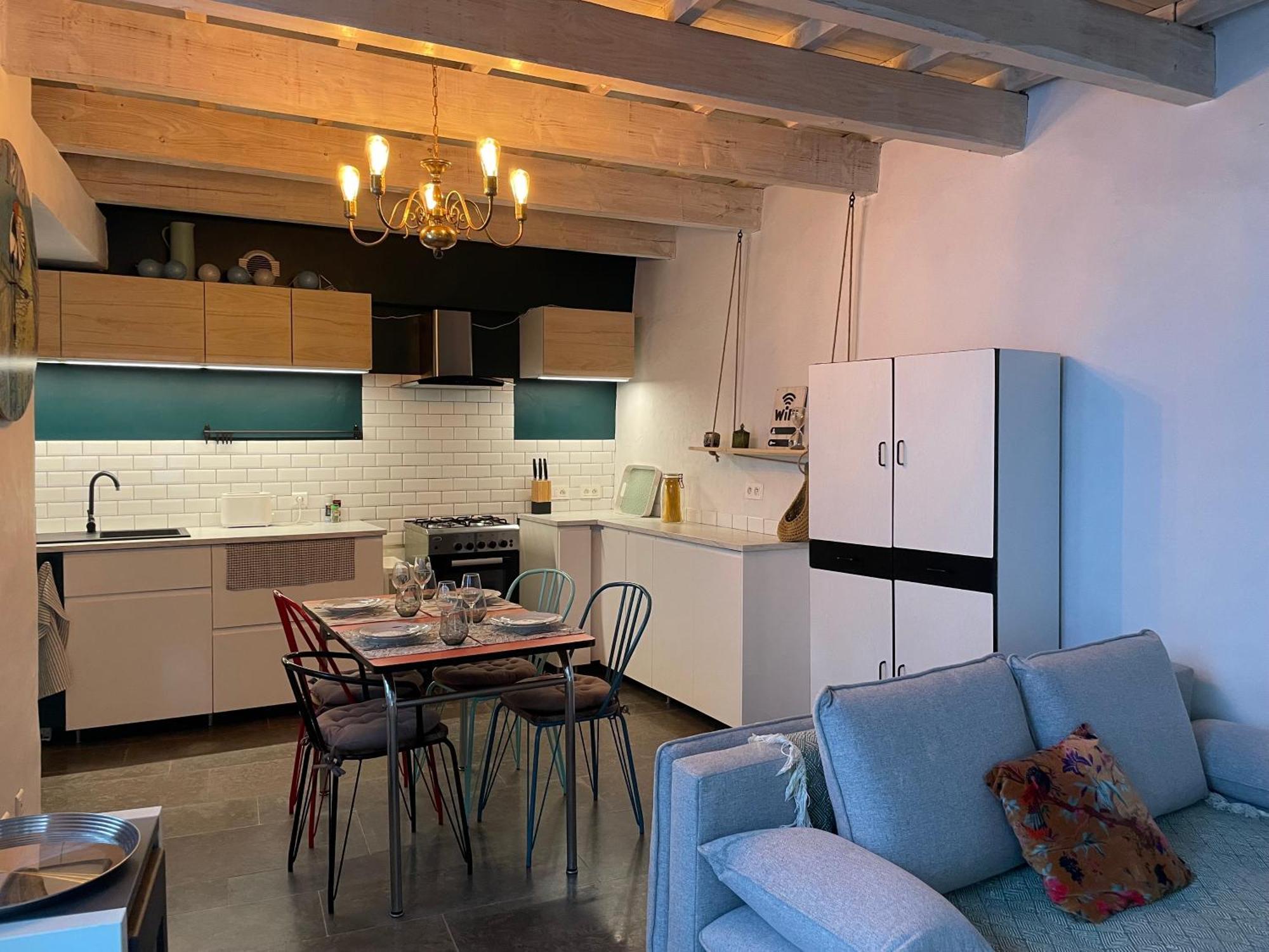 Charmante Maison De Village Collias ภายนอก รูปภาพ